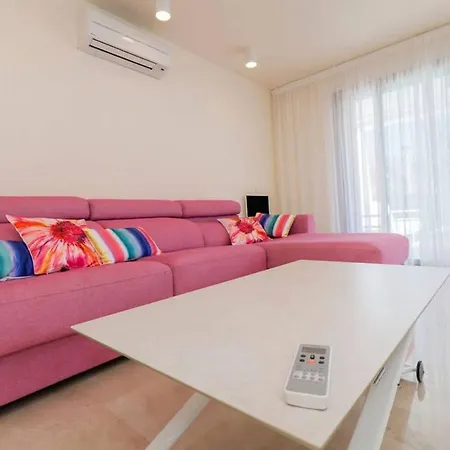 Brand New Apartment *